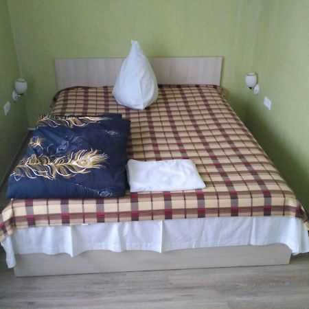 Apartment On The World Cherkasy Exterior photo